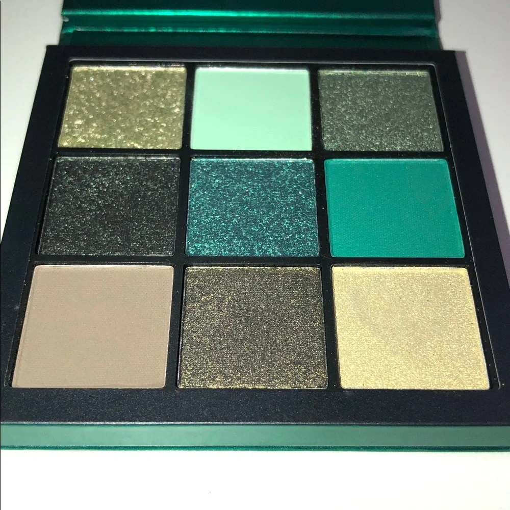 HUDA BEAUTY Emerald Obsession Eyeshadow Palette NEW